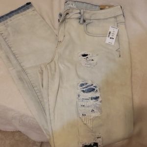 Aero Distressed Skinnies
